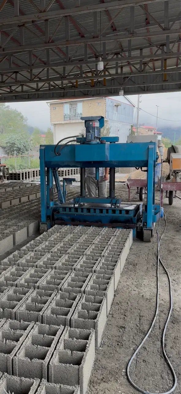 فروش یک دستگاه تولید بلوک سیمانی ۶ تایی|ماشین‌آلات صنعتی|چوبر, |دیوار