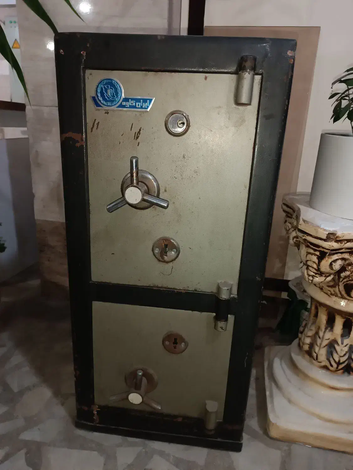 گاو صندوق دو طبقه زیر قیمت|دفتر کار|رشت, جهاد|دیوار