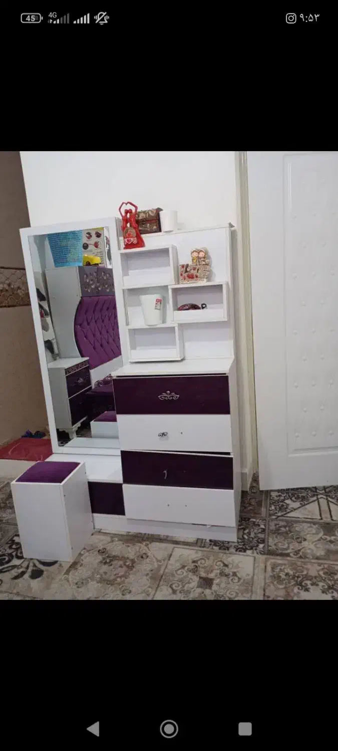 تخت خواب و کاناپه و دو عدد پاتختی  میز آرایش|تخت و سرویس خواب|امیدیه, |دیوار