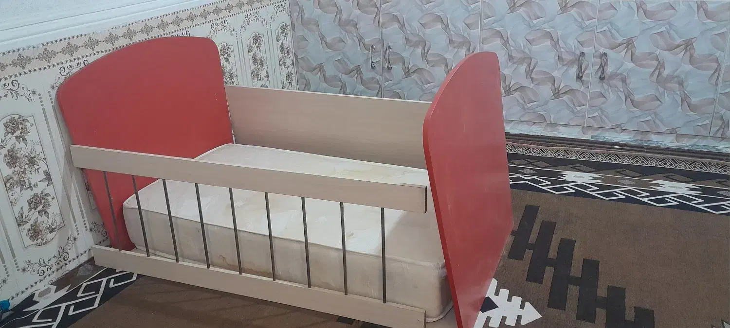 تخت وتشک سالم|تخت و سرویس خواب|کارون, |دیوار