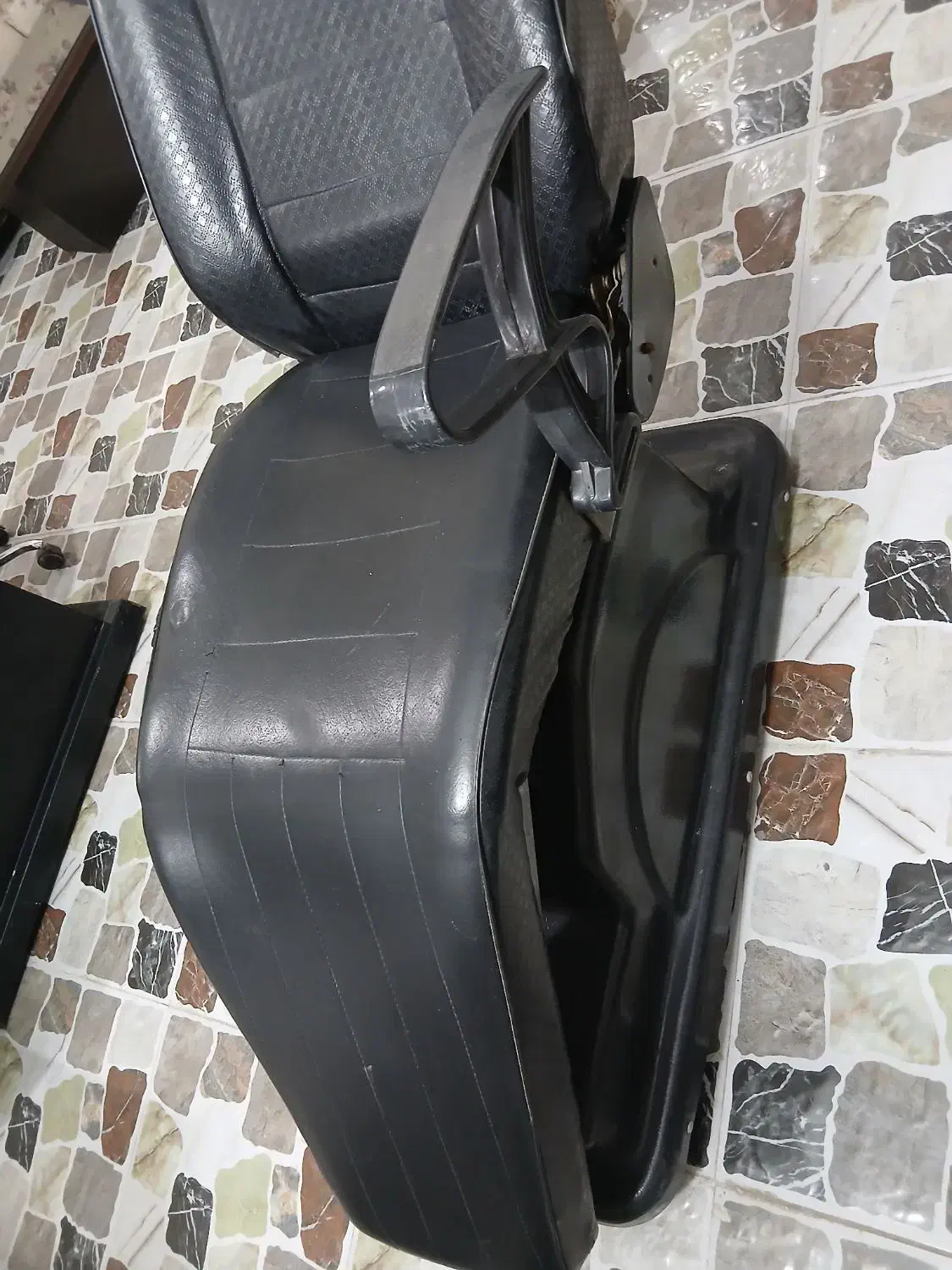 صندلی|صندلی و نیمکت|خوی, |دیوار