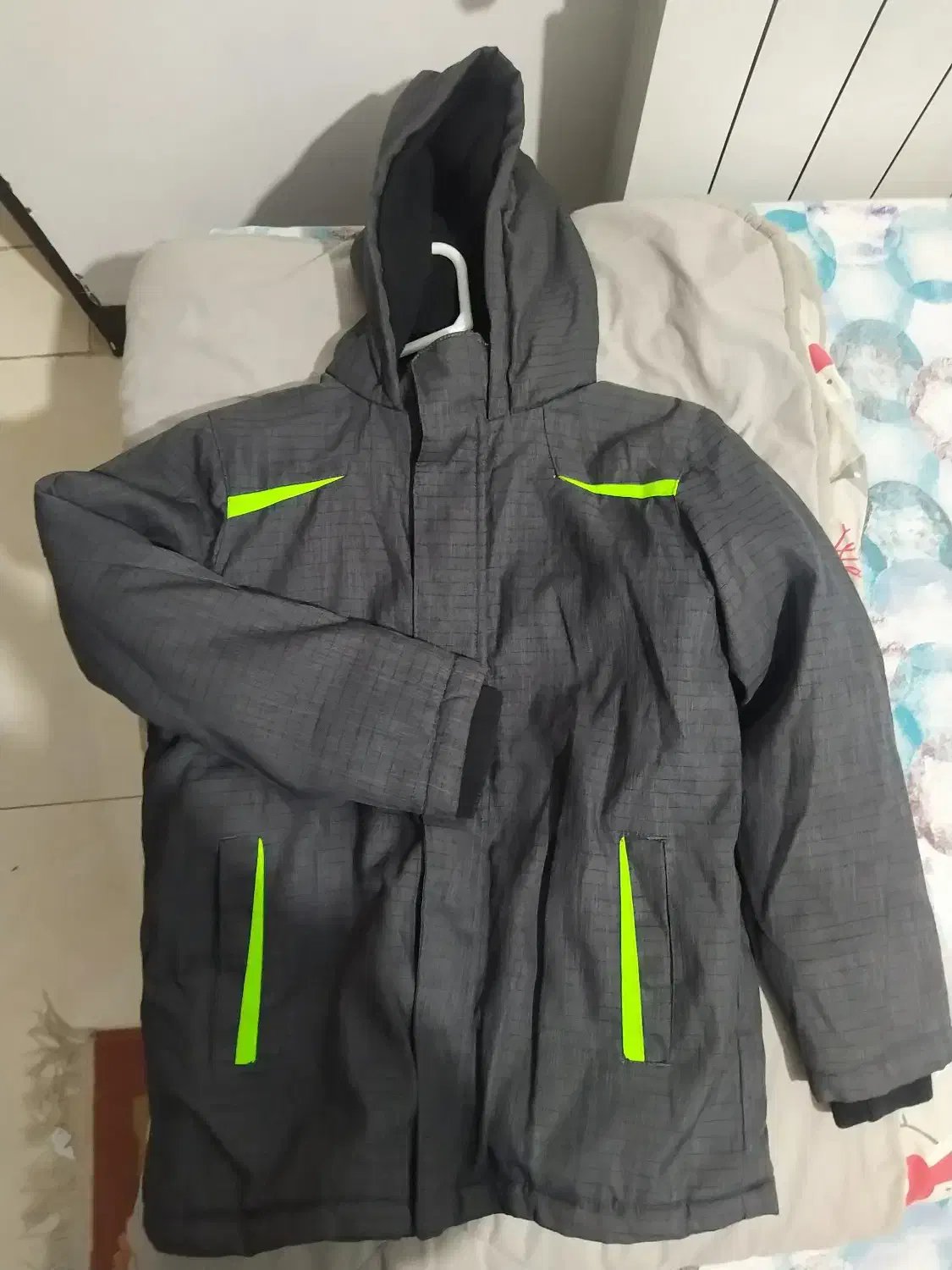 کاپشن هفت تا ۹ سال|کفش و لباس بچه|آمل, |دیوار