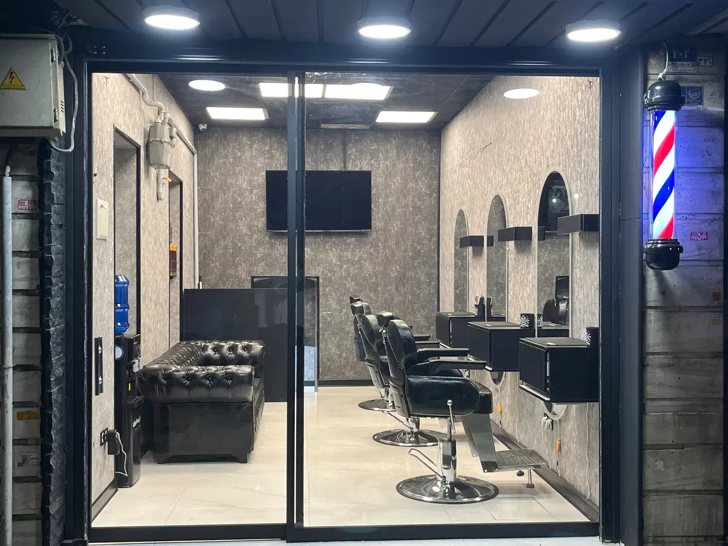 استخدام ارایشگر|استخدام درمانی، زیبایی، بهداشتی|تهران, جمهوری|دیوار