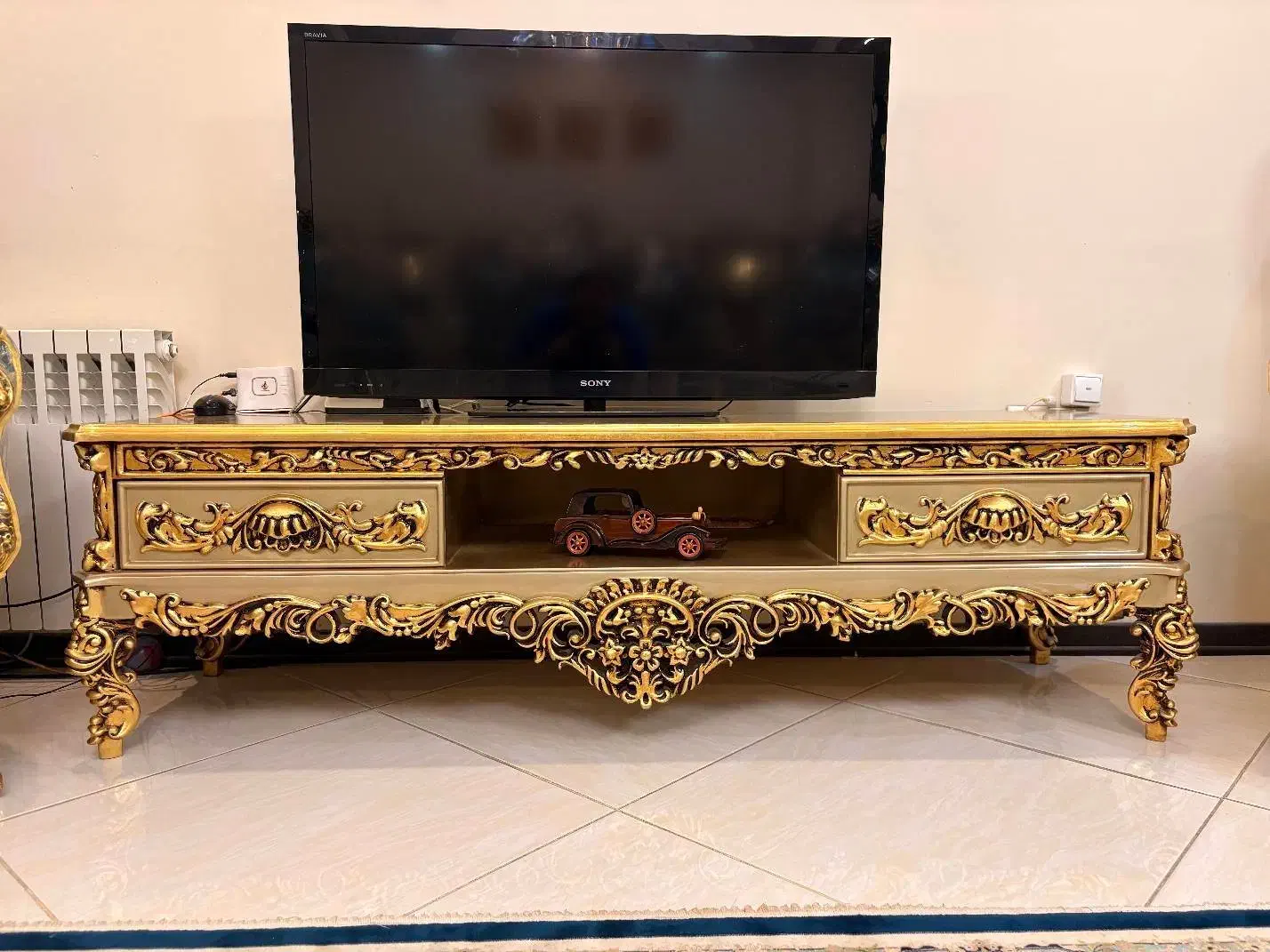 مبل استیل سلطنتی|مبلمان خانگی و میز عسلی|تهران, نمایشگاه بین المللی|دیوار