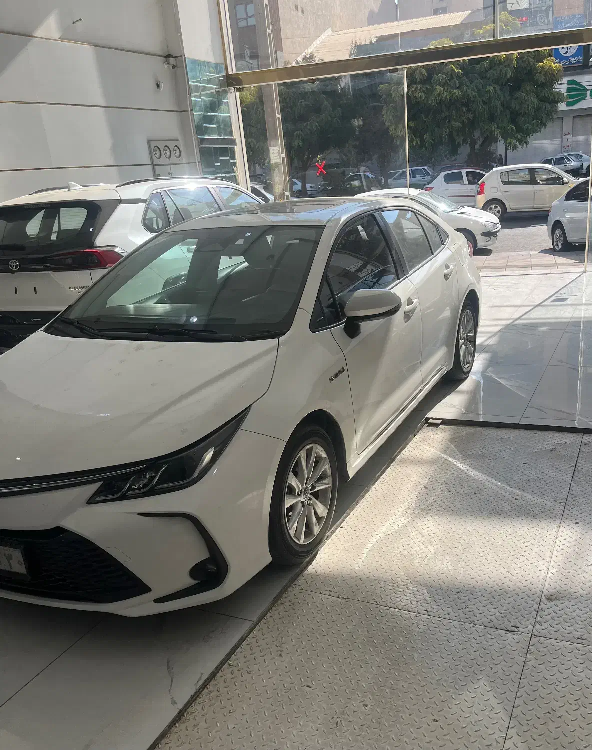 تویوتا کرولا هیبرید ۱۸۰۰بیرنگ|خودرو سواری و وانت|کرج, مهرویلا شمالی|دیوار