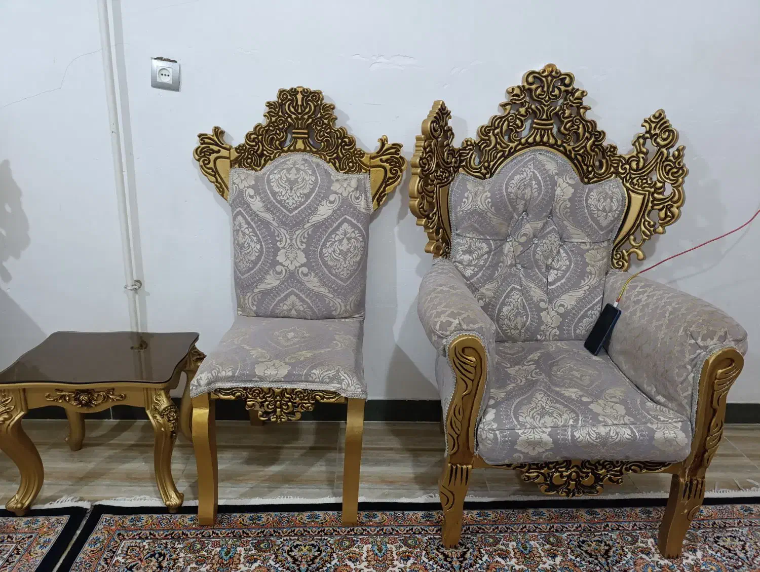 مبل نه نفره سلطنتی|مبلمان خانگی و میز عسلی|اسلامآباد غرب, |دیوار