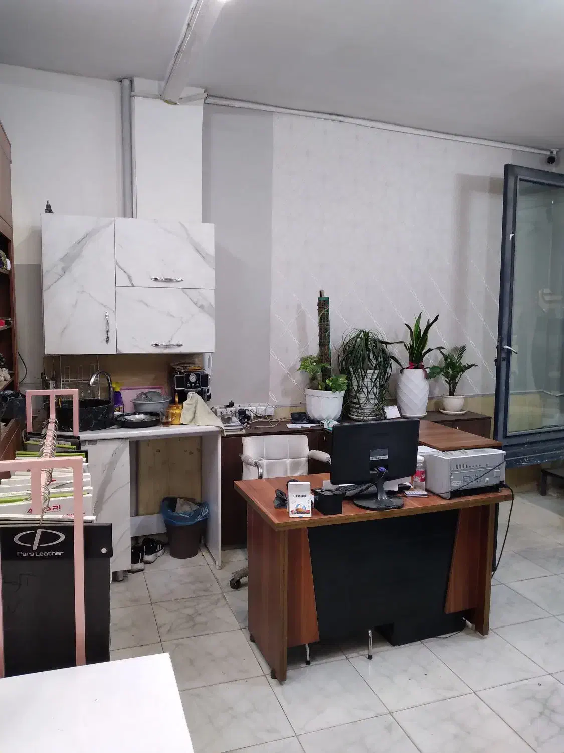 استخدام منشی مسلط به هلو|استخدام اداری و مدیریت|چهاردانگه (تهران), |دیوار