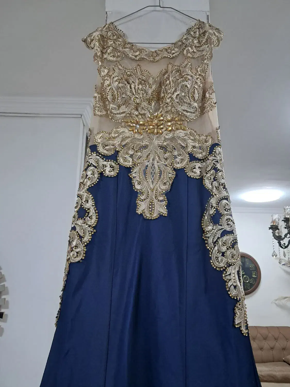 لباس مجلسی|لباس|مسجد سلیمان, |دیوار