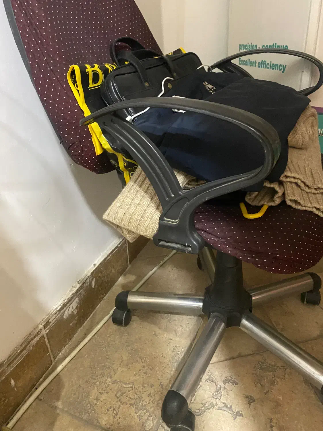 صندلی|صندلی و نیمکت|ازنا, |دیوار