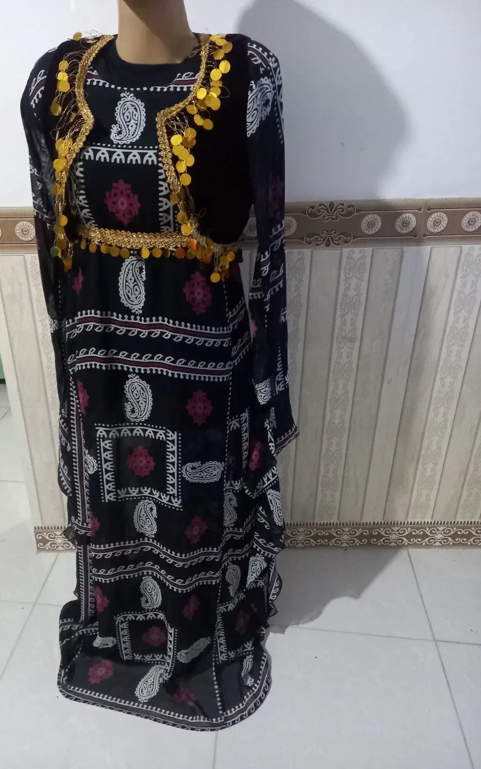 تعدادی لباس|لباس|خرم‌آباد, |دیوار