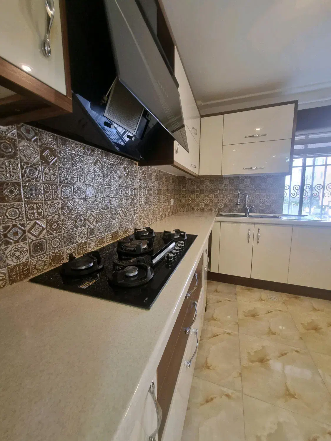 واحد مستقل 100 متری / حیاط دار / خرمشهر|اجارهٔ آپارتمان|لاهیجان, امیرشهید|دیوار