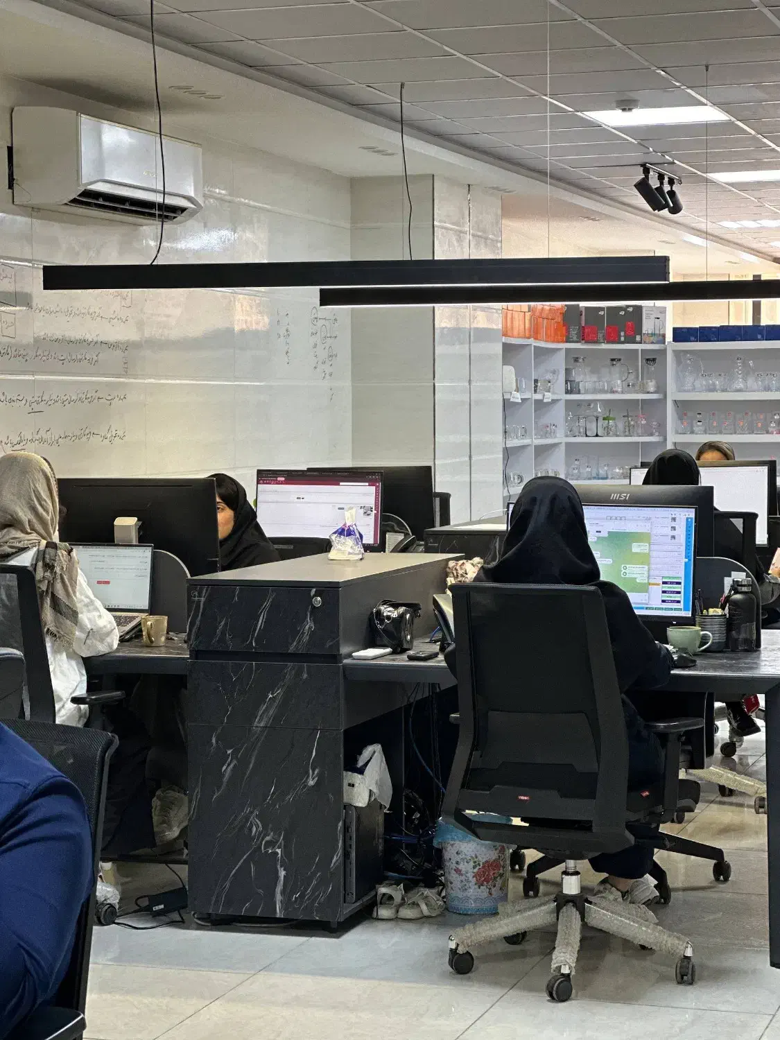 همکاری در بخش فروش|استخدام بازاریابی و فروش|بندر گناوه, |دیوار