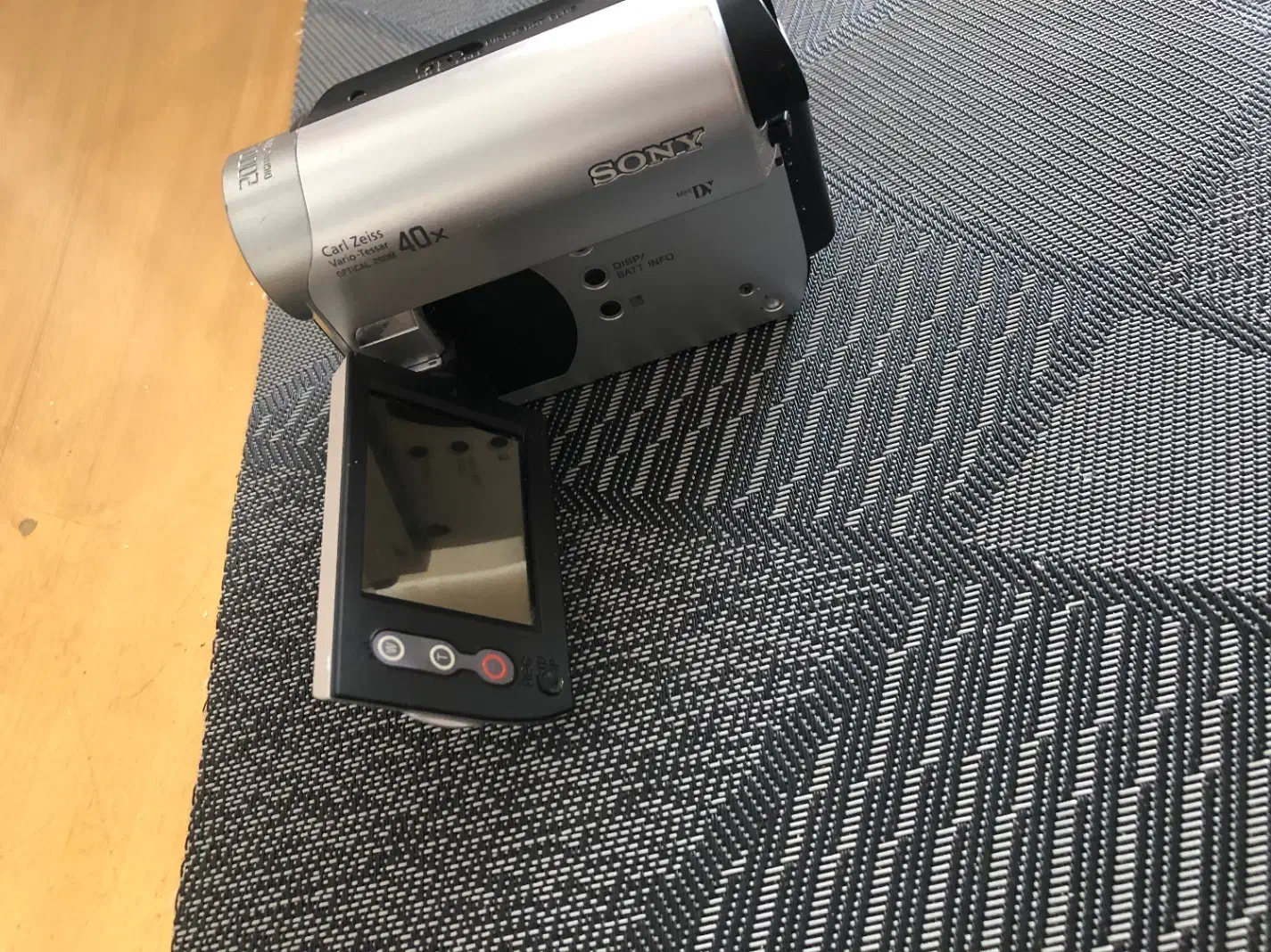 هندی کم دوربین فیلمبرداری سونی DCR-HC52|دوربین عکاسی و فیلمبرداری|تبریز, |دیوار