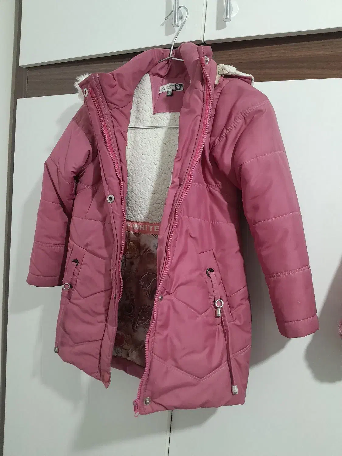 کاپشن|کفش و لباس بچه|امیدیه, |دیوار