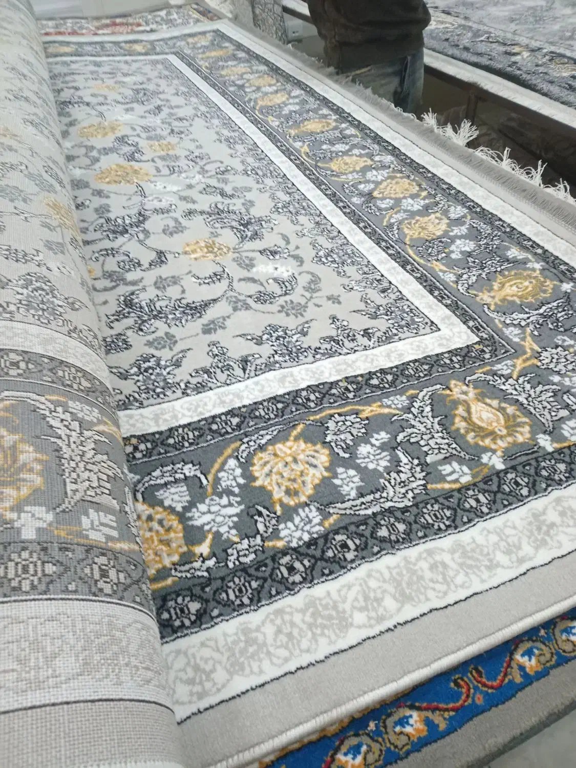 فرش ۷۰۰ شانه نو|فرش|ساوه, |دیوار