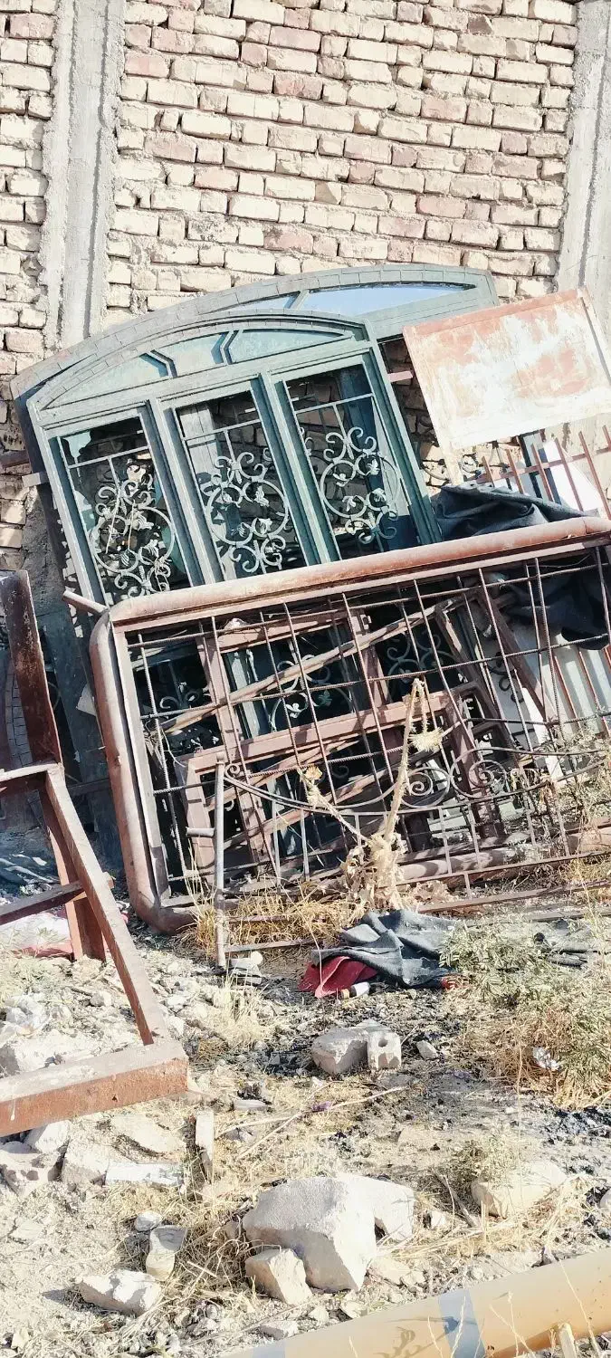 آهن پدر پنجره دست دو درحد|مصالح و تجهیزات ساختمان|بیضا, |دیوار