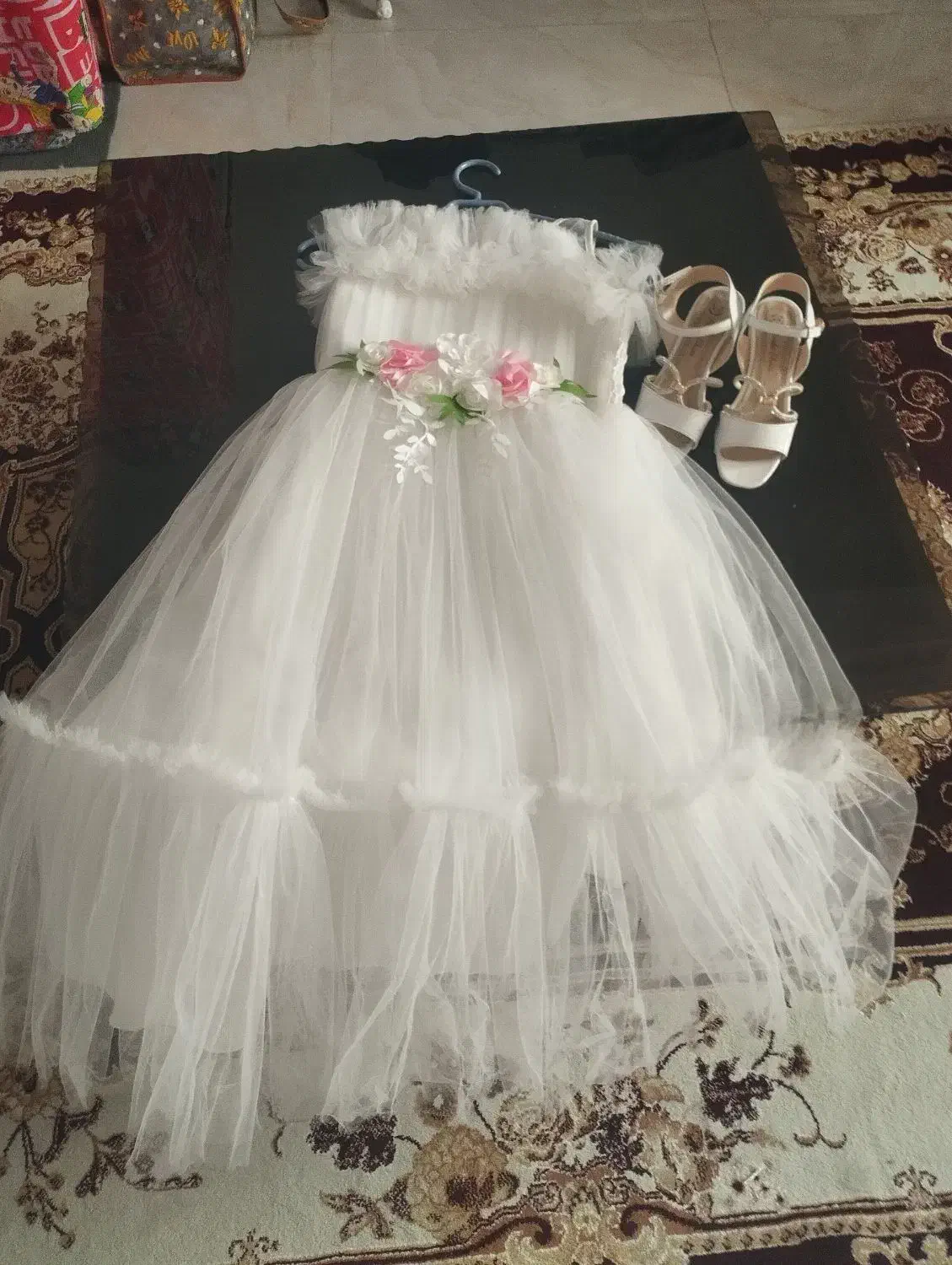 لباس مجلسی|لباس|ماکو, |دیوار