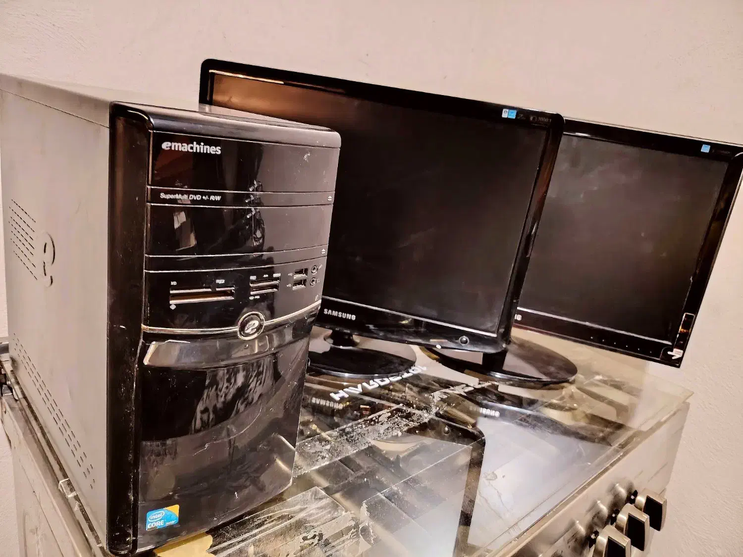 فروش 2 عدد مانیتور و یک عدد کامپیوتر core i3|رایانه رومیزی|کرمان, |دیوار