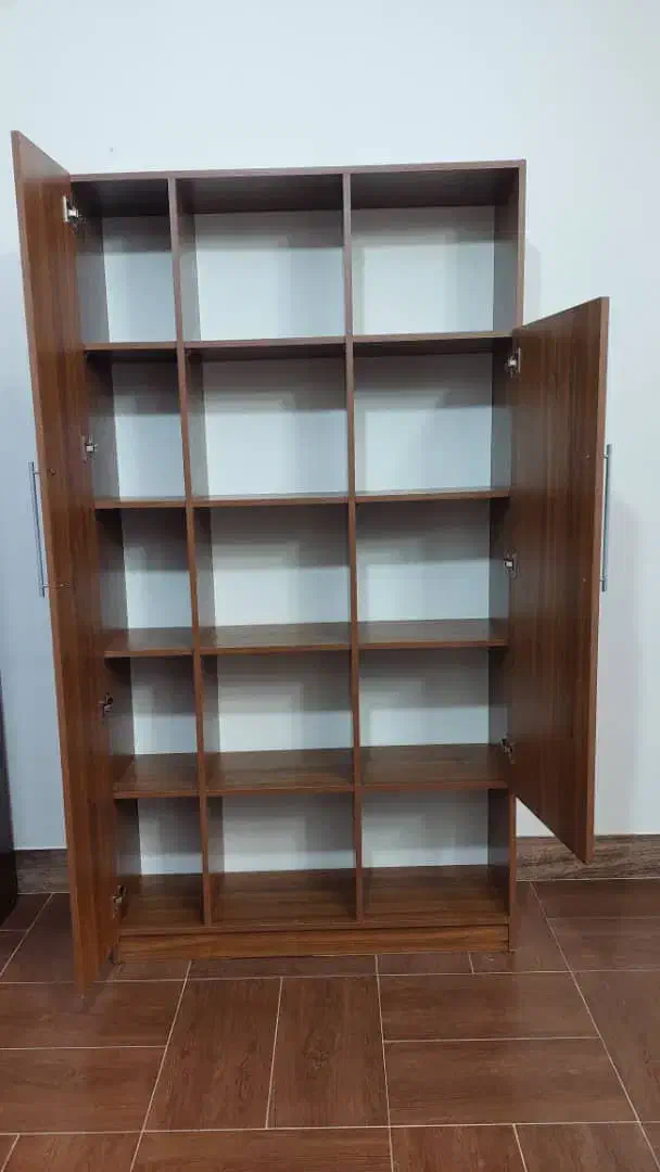 کتابخانه امدیاف در حدنو|کتابخانه، شلف، قفسههای دیواری|آباده, |دیوار