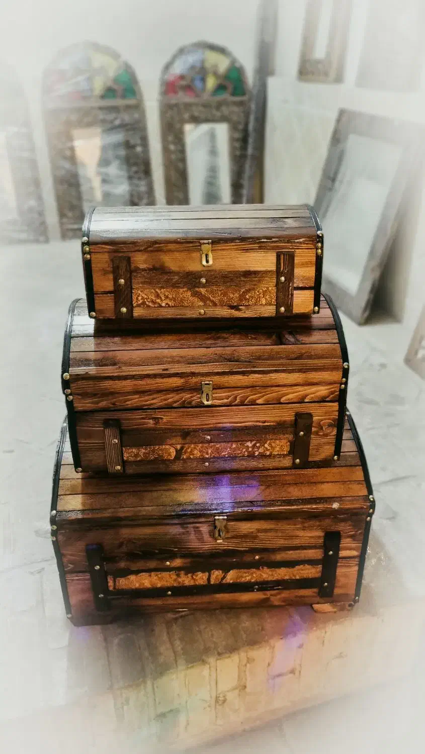 چرخ تافی و صندوقچه چوبی|صنایع دستی و سایر لوازم تزئینی|کاشان, بازار کاشان|دیوار