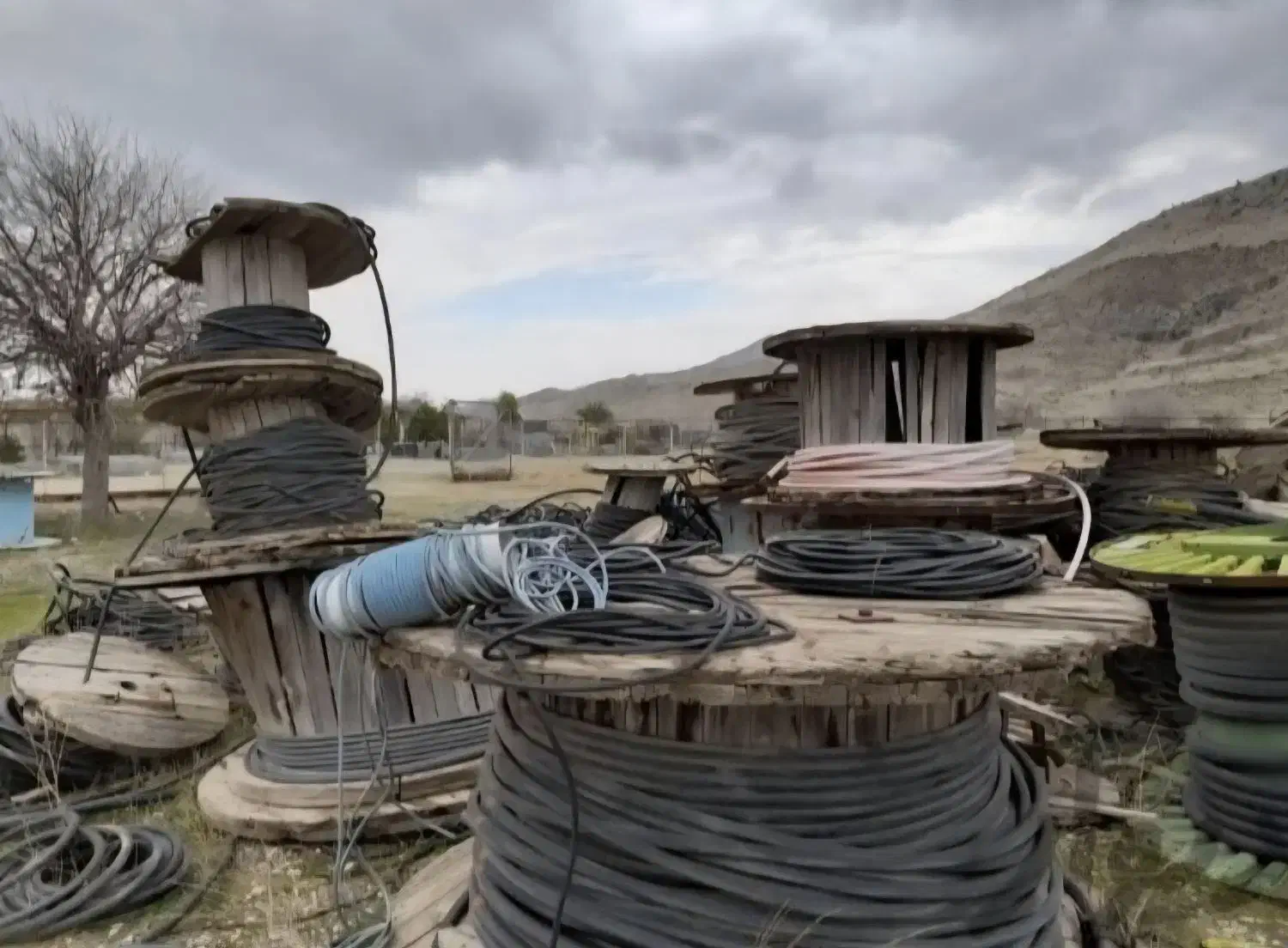 خریدار و فروشنده سیم کابل ساختمان و شرکت‌ها|مصالح و تجهیزات ساختمان|اشتهارد, |دیوار