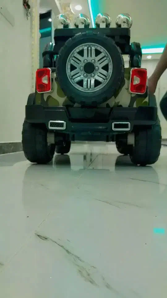 ماشین شارژی ۲ موتوره|اسباببازی بچه|پلدشت, |دیوار