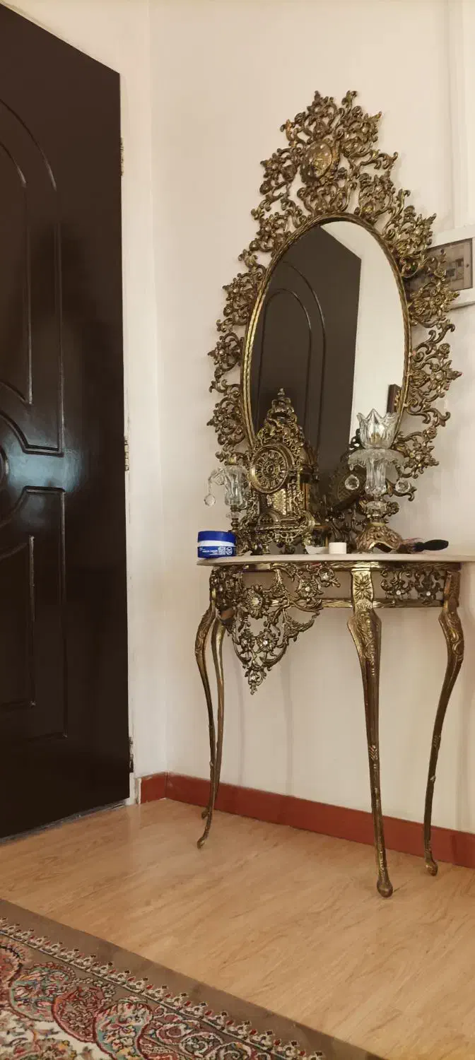 آینه و شمعدان|آینه|ساوه, |دیوار