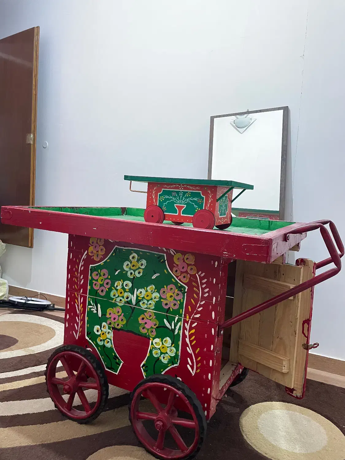 چرخ‌ طحافی دکوری سنتی آتلیه|مجسمه، تندیس، ماکت|کاشان, دانش|دیوار