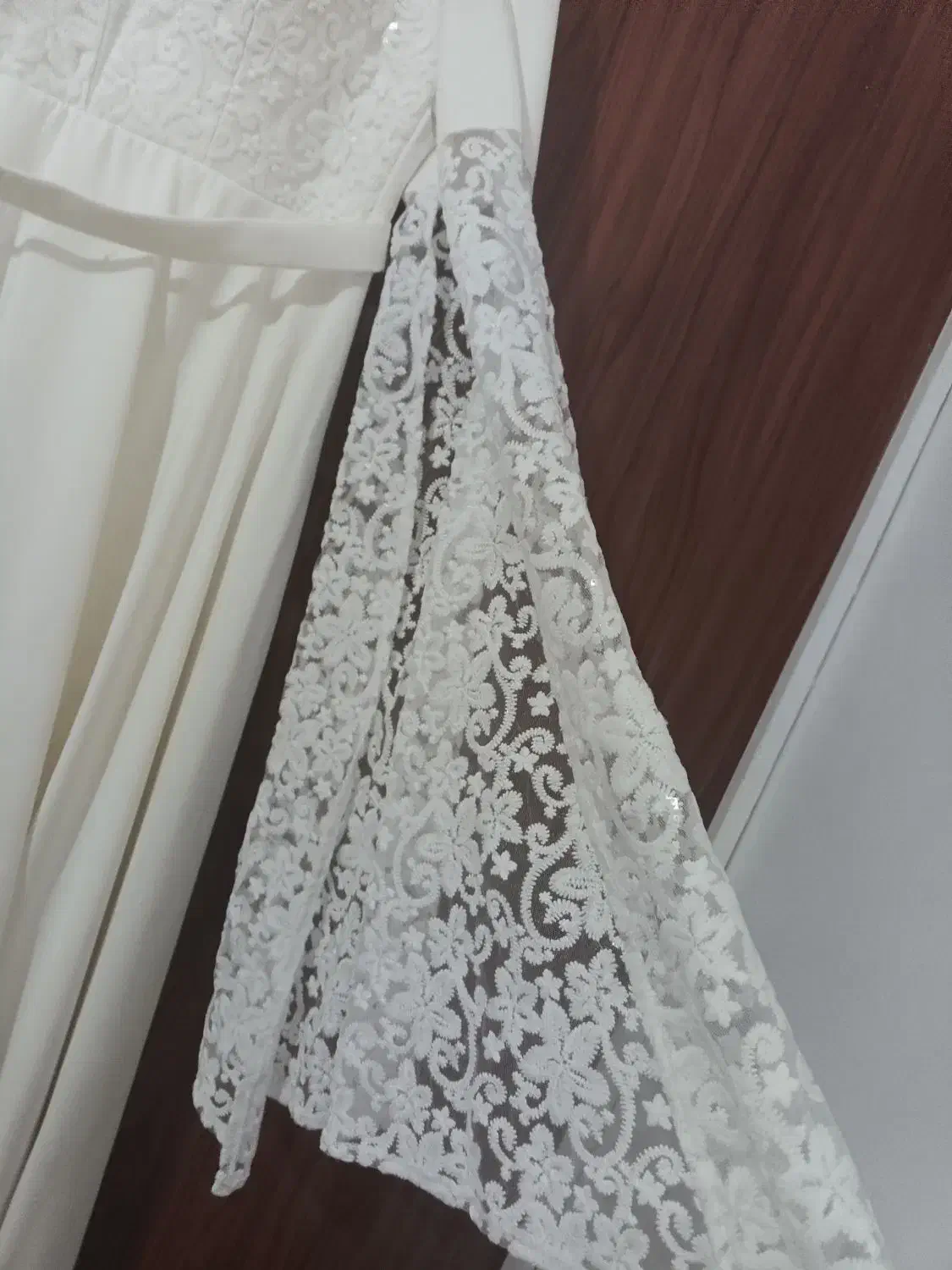 پیراهن مجلسی|لباس|رشت, حمیدیان|دیوار