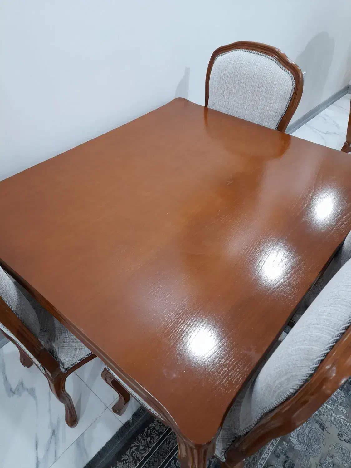 نهار خوری مدل کلاسیک فرانسوی ۴ نفره|میز و صندلی غذاخوری|رباط‌کریم, رباط‌کریم|دیوار