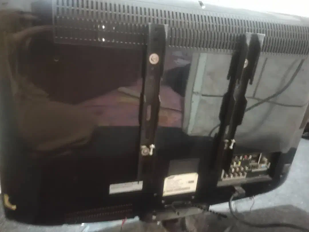 ال سی دی سامسونگ ۳۲اینج|تلویزیون و پروژکتور|شیراز, کوشک میدان|دیوار