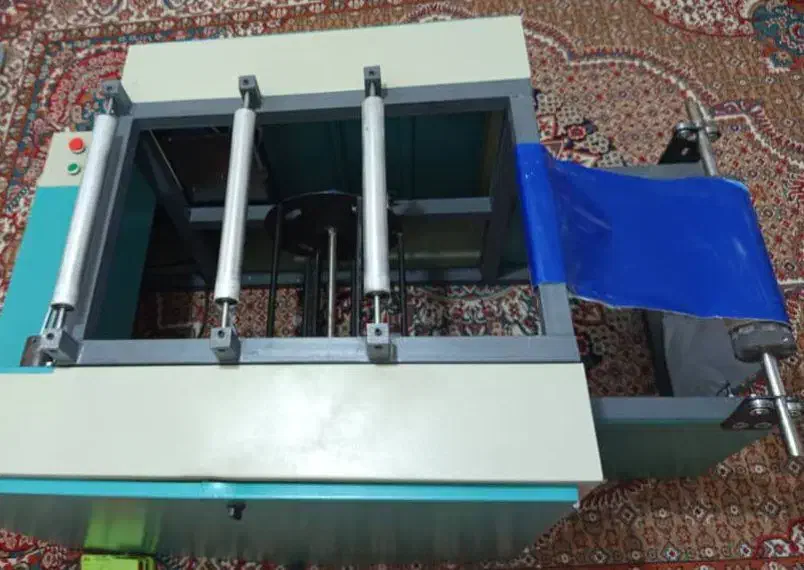 فروش دستگاه بسته بندی و پرفراژ زن سفره ی یبارمصرف|ماشین‌آلات صنعتی|میناب, |دیوار