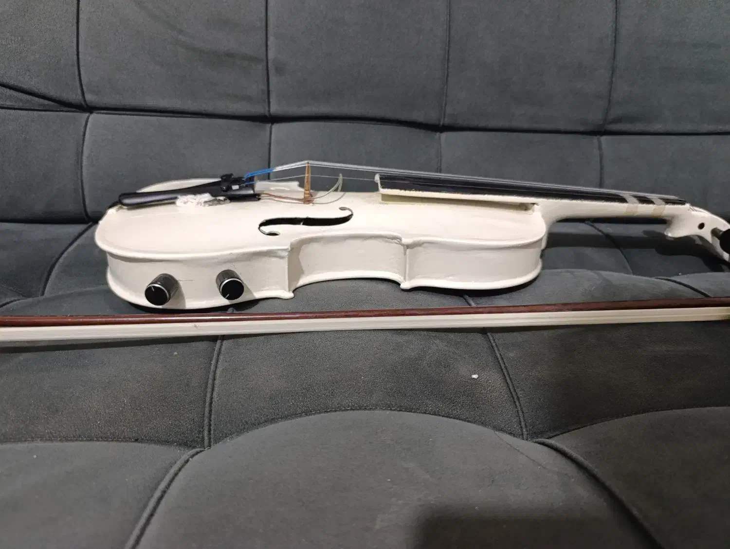 ویلن سفید پیکاپ دار|ویولن|محمدشهر, شهرک پیام (مهرالبرز)|دیوار