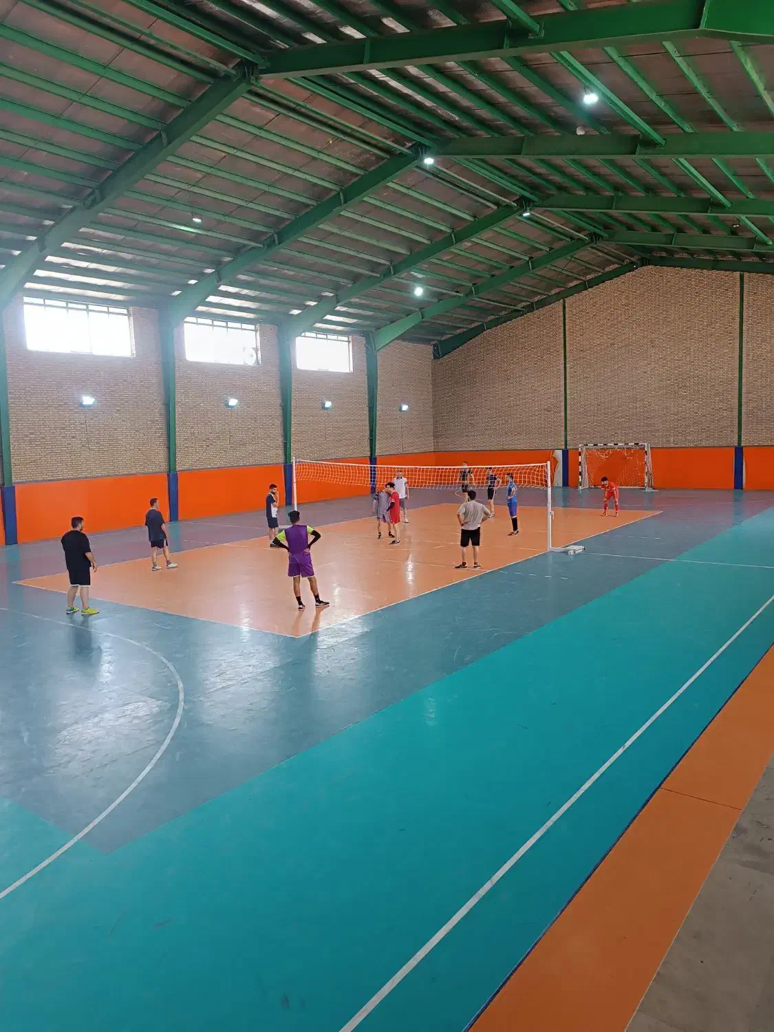 سالن فوتسال|خدمات آموزشی|رباط‌کریم, یقه|دیوار