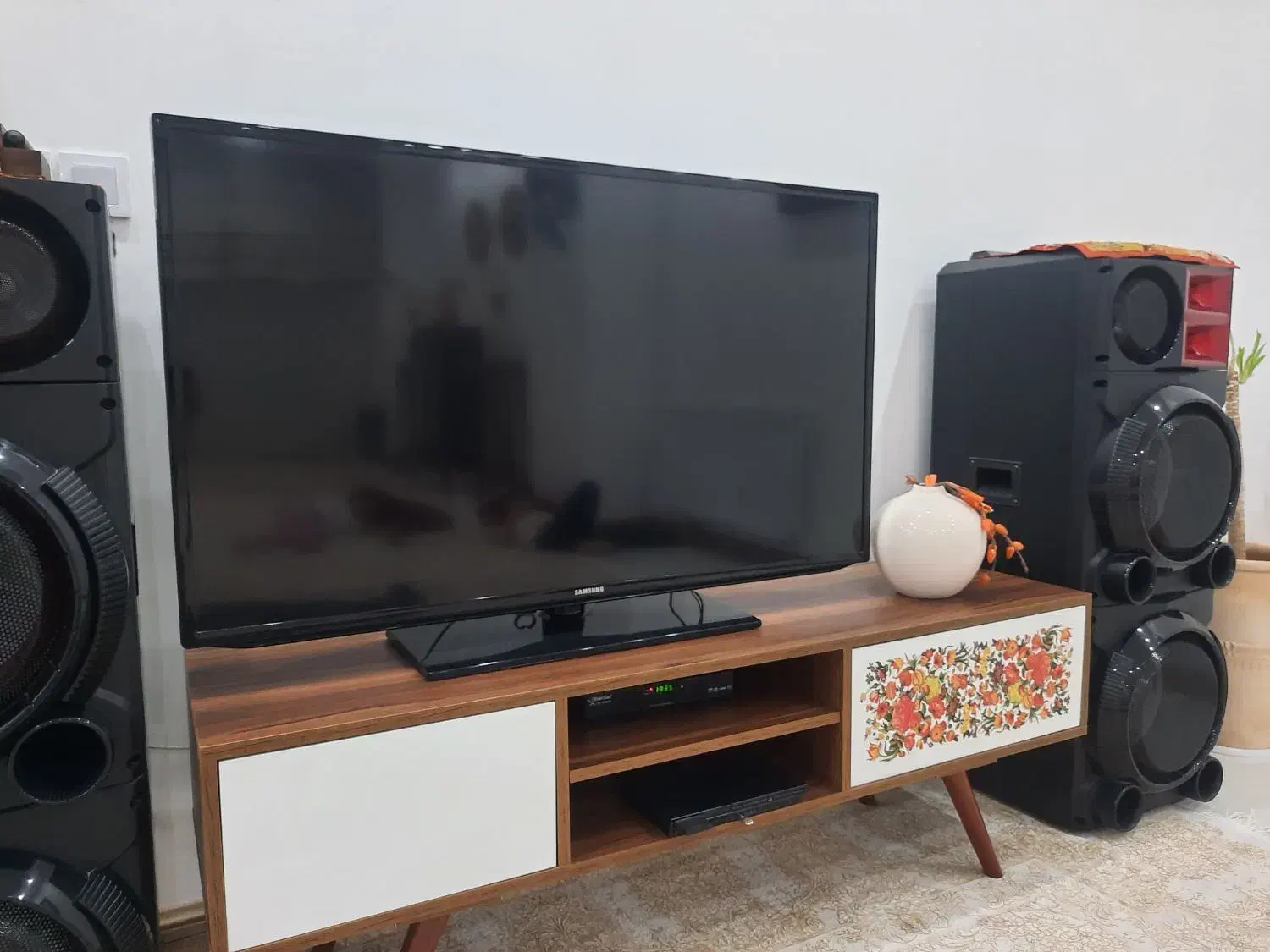 تلویزیون ال ای دی و ال سی دی|تلویزیون و پروژکتور|اسلامشهر, شهرک واوان|دیوار