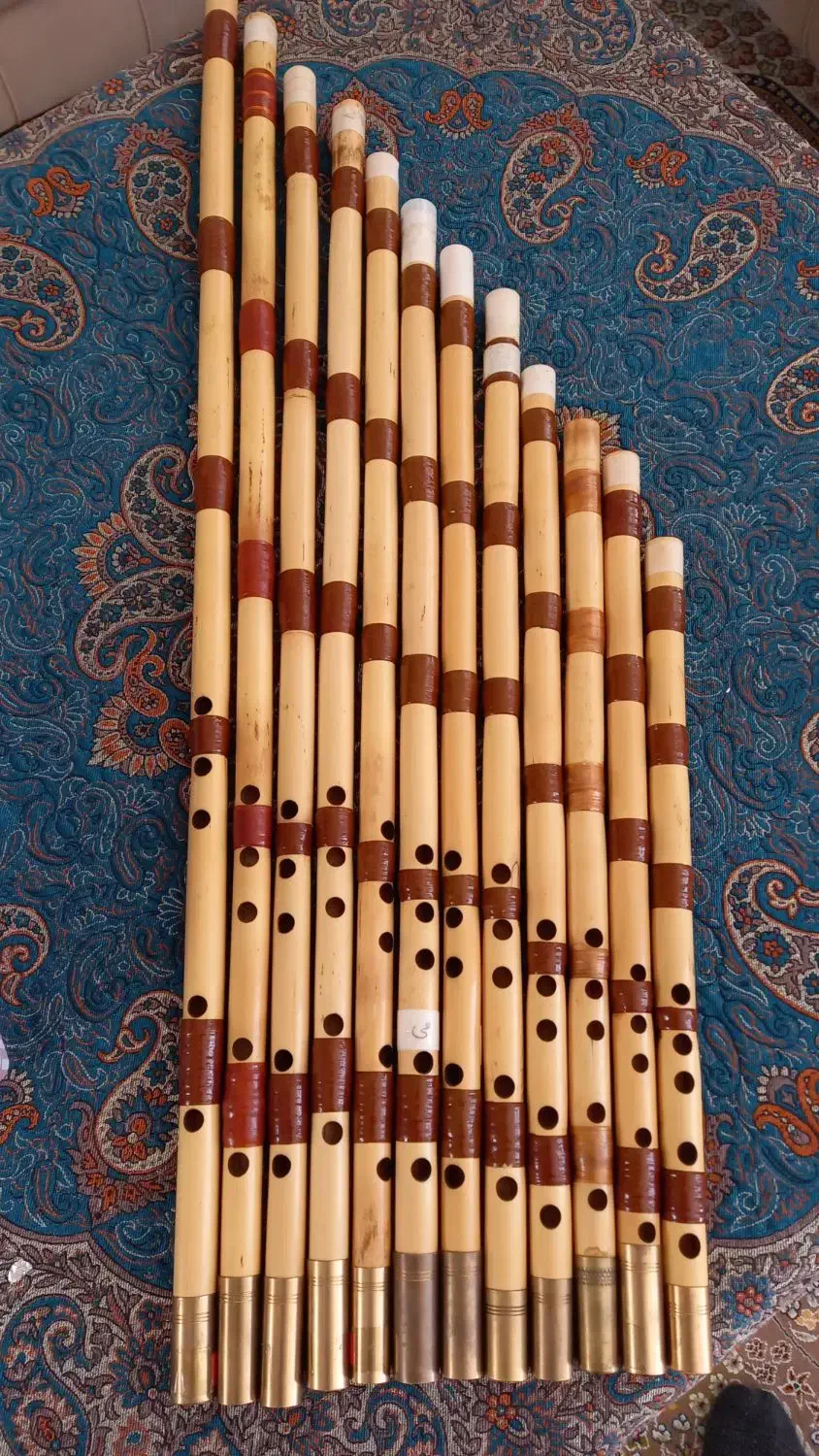 تعدادی ساز نی|سازهای بادی|اصفهان, چرخاب|دیوار