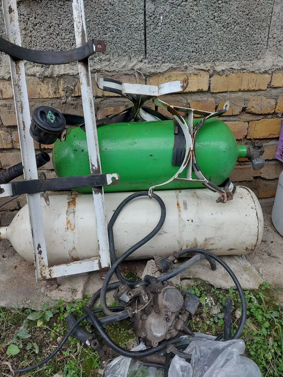 کپسول سی ان جی با تمام وسایل|قطعات یدکی و لوازم جانبی|رشت, استقامت ۱|دیوار