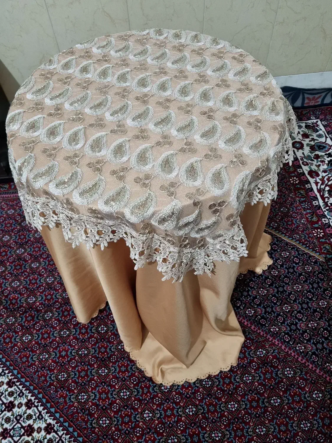 میز خاطره|میز و صندلی غذاخوری|قم, ولیعصر|دیوار