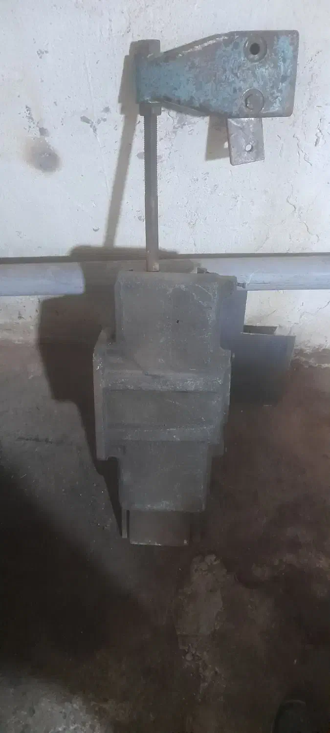 خطکش راهنما|ماشینآلات صنعتی|باسمنج, |دیوار