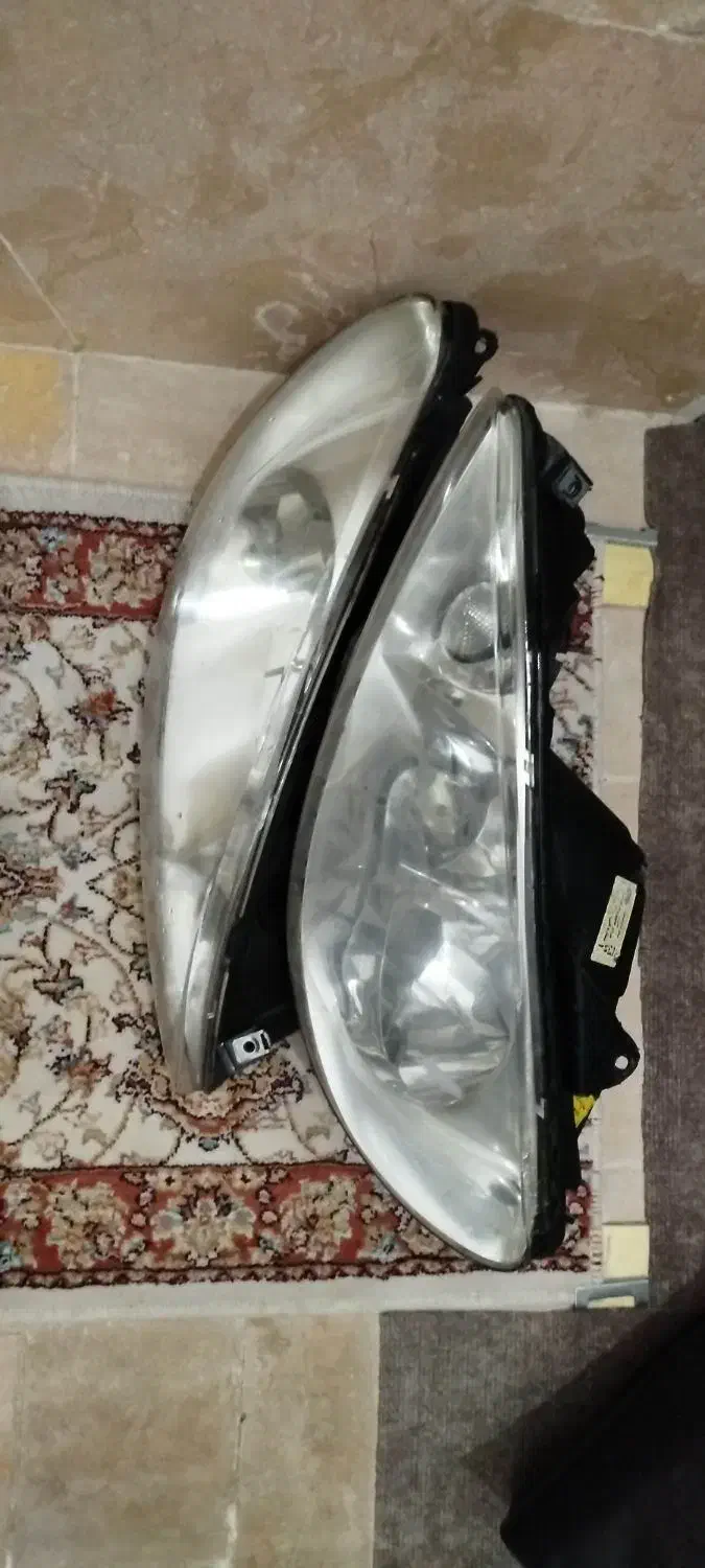 یک جفت چراغ 206|قطعات یدکی و لوازم جانبی|قم, طلاب غیر ایرانی|دیوار