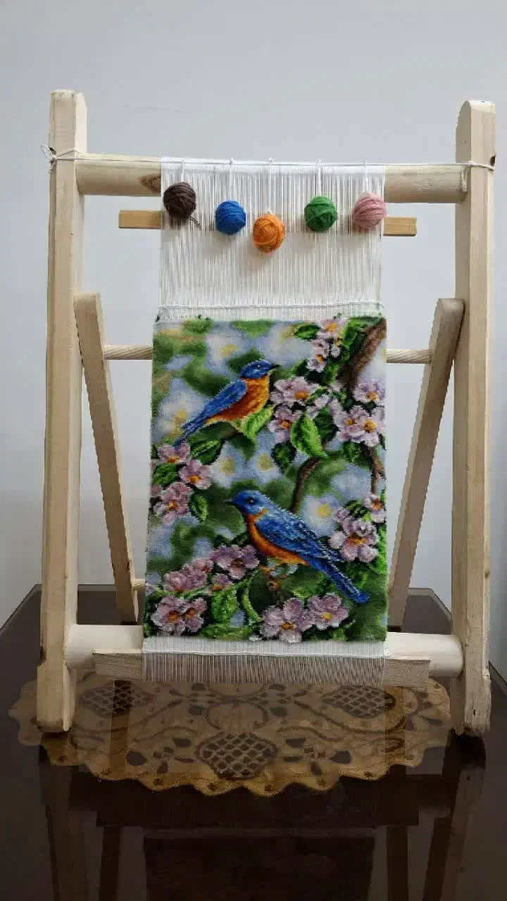 دار چوبی همراه با فرش دستبافت|تابلو فرش|تهران, سعادت‌آباد|دیوار