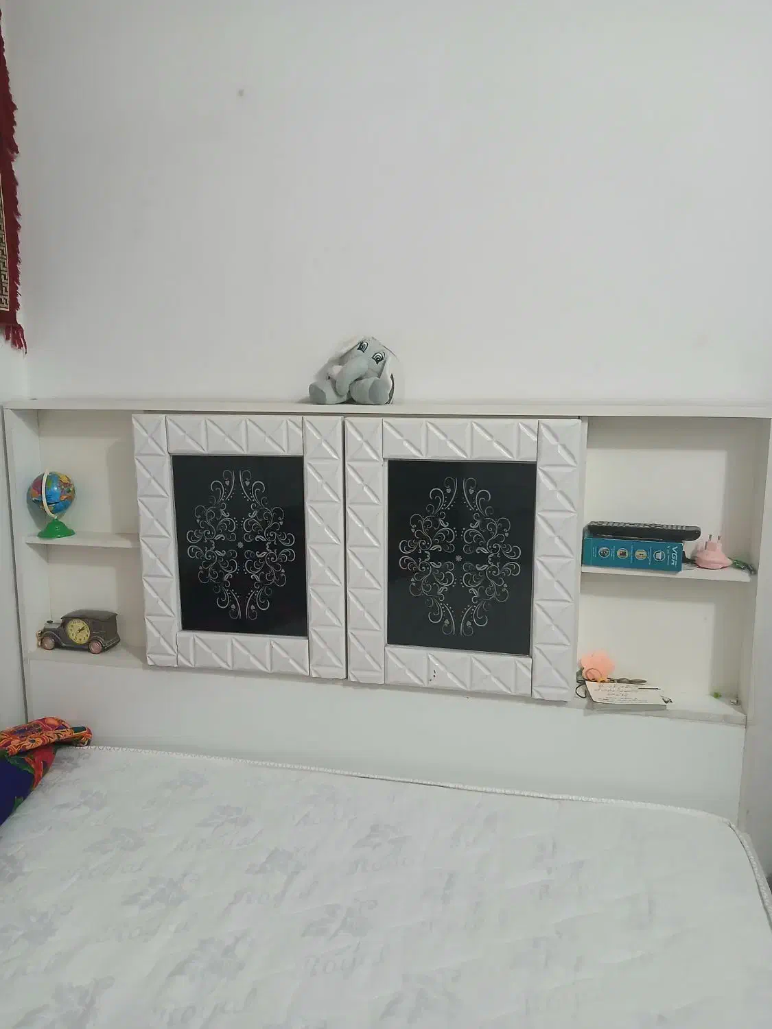 تخت خواب دو نفره به همراه تشک|تخت و سرویس خواب|زاهدان, |دیوار