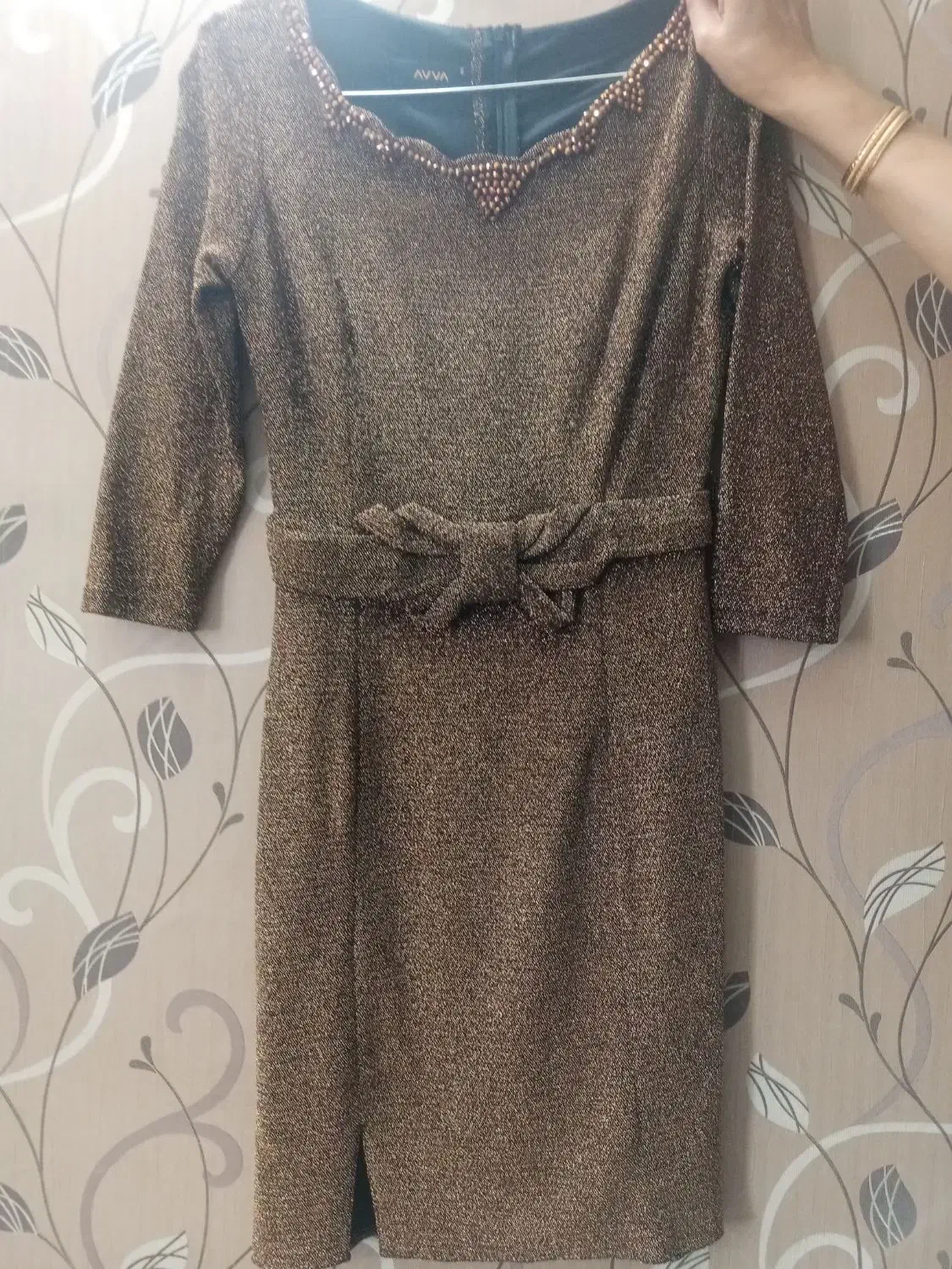 لباس مجلسی|لباس|صدرا-فارس, فاز ۱|دیوار