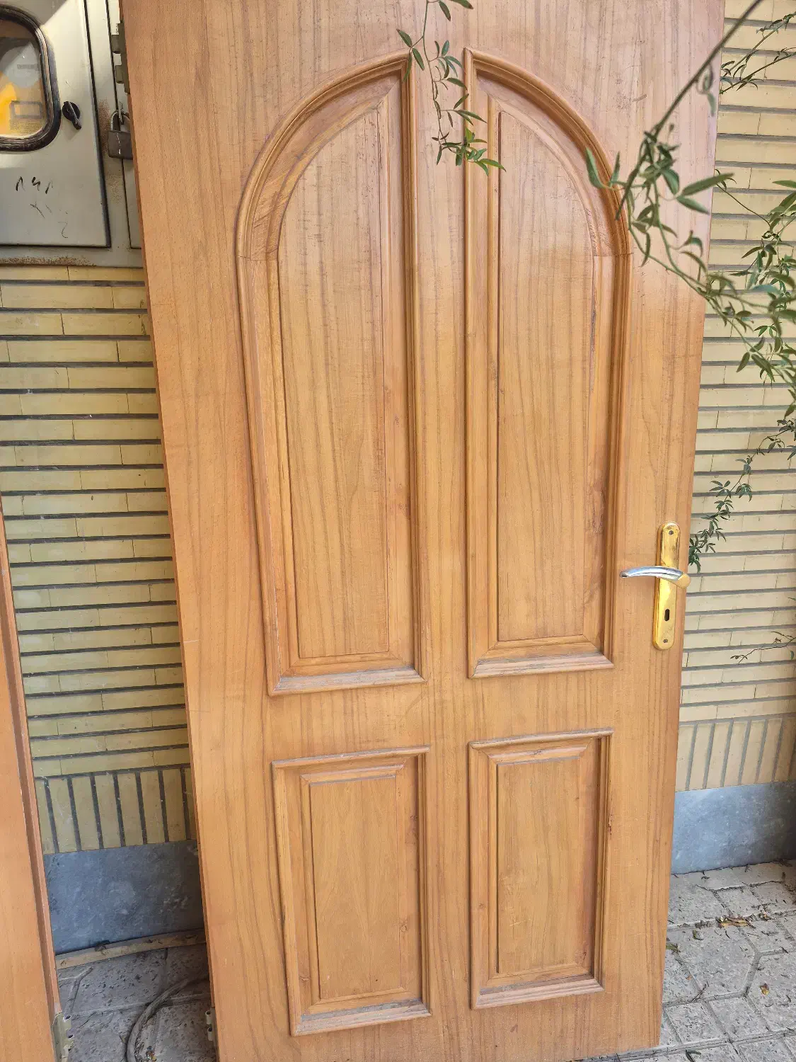 فروش درب چوبی .گاز فردار|عمده‌فروشی|اصفهان, طامه|دیوار