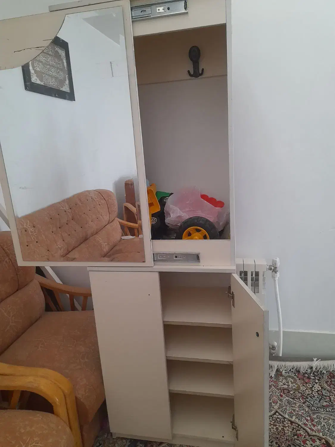 جاکفشی|جاکفشی، کمد، دراور|فردوس (خراسان), |دیوار