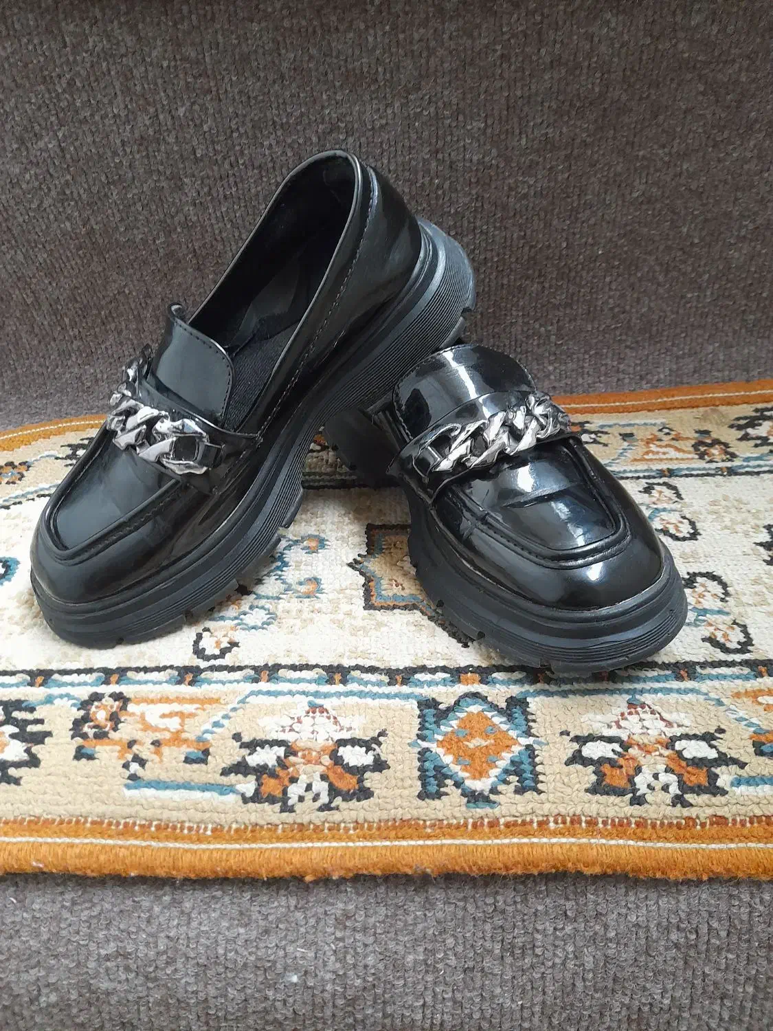 کفش|کیف، کفش، کمربند|بروجرد, |دیوار