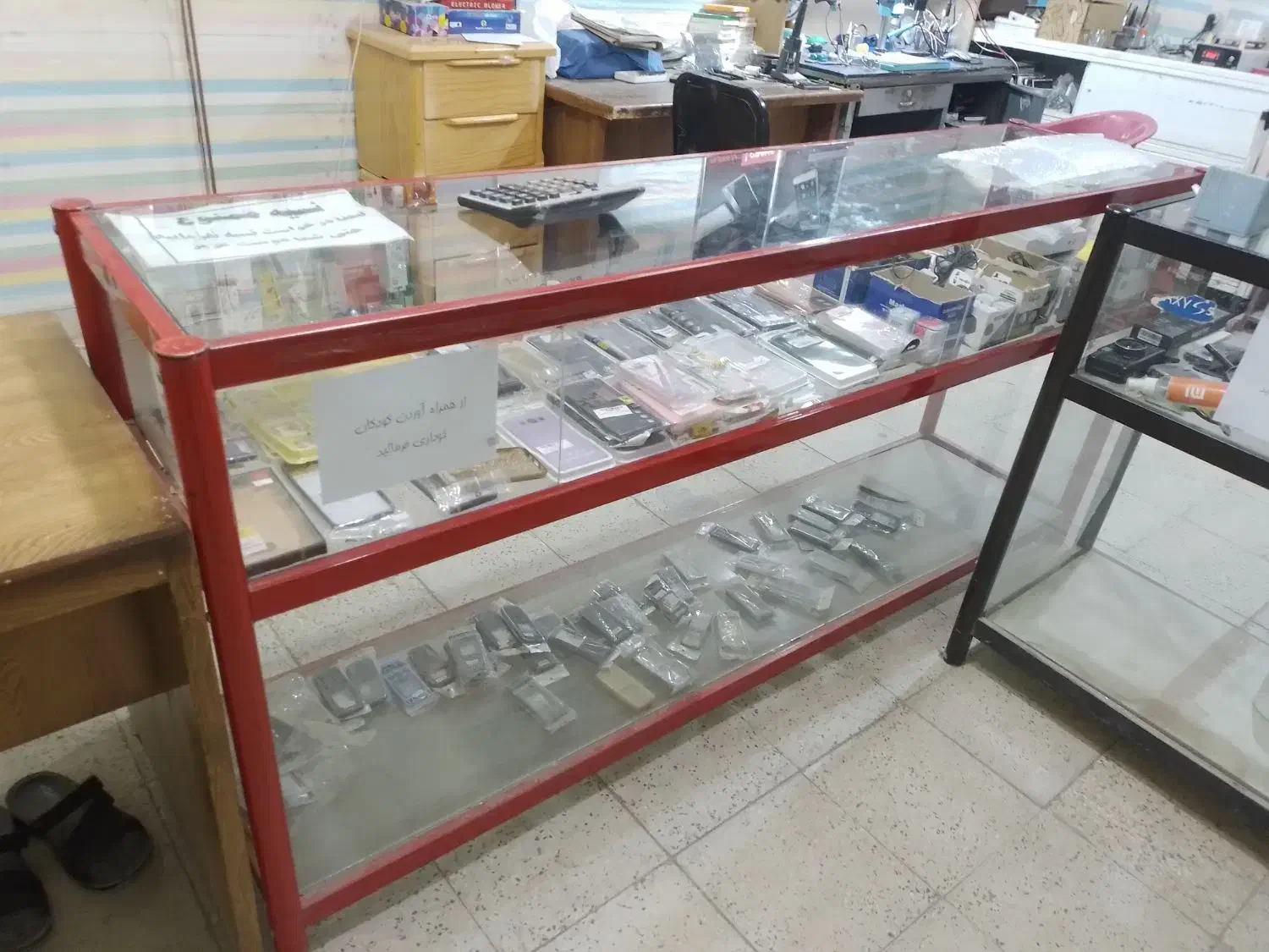 ویترین|فروشگاه و مغازه|کبودرآهنگ, |دیوار