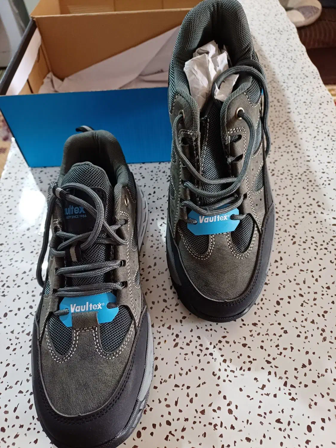 کفش کار سایز۴۲|کیف، کفش، کمربند|اشتهارد, |دیوار