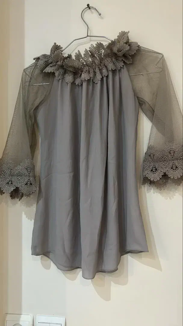 کراپ مجلسی|لباس|مشکین‌دشت, |دیوار