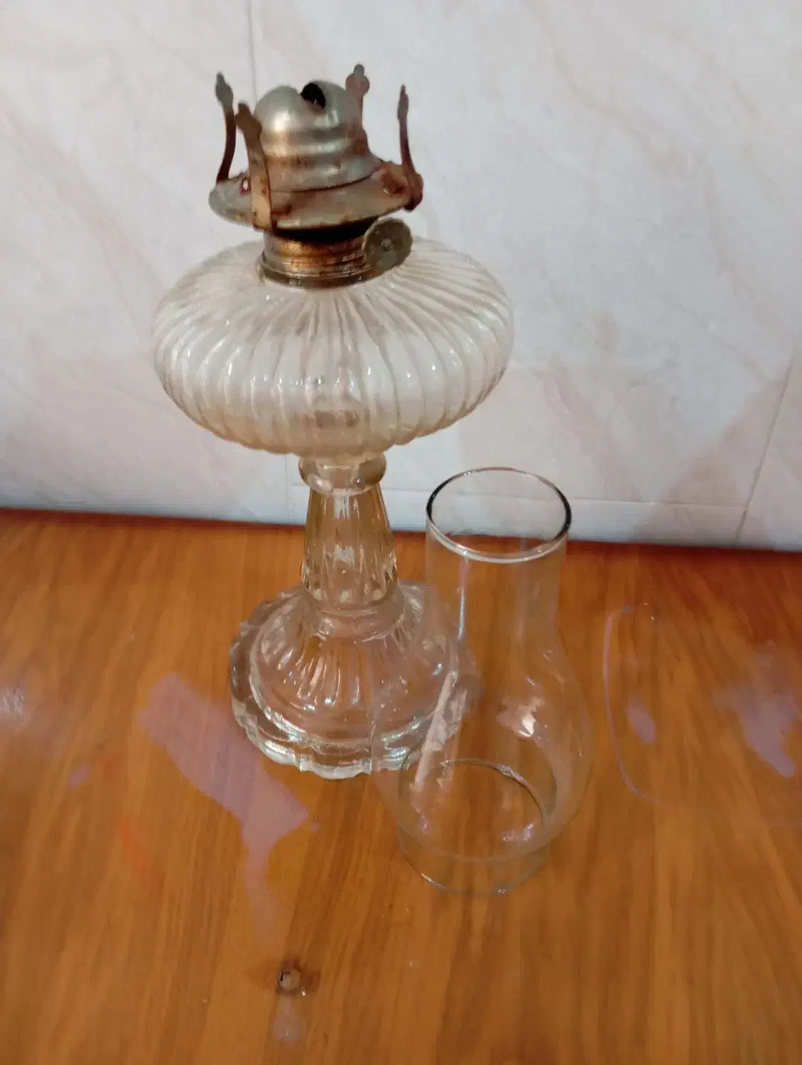 لمپا وفانوس قدیمی|کلکسیون اشیاء عتیقه|نجف‌آباد, منتظری شمالی|دیوار